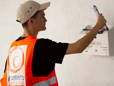 Difusión de información en La Rinconada mediante buzoneo