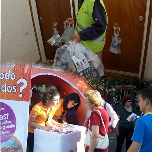 Reparto de publicidad con promotoras y azafatas Cubas de la Sagra