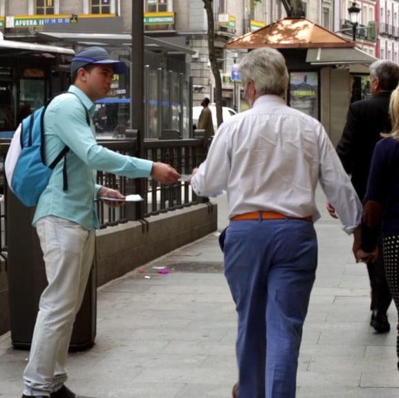 Estación de metro con azafatas Monforte de Lemos