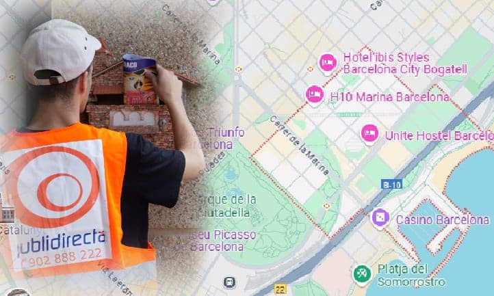 Equipo de repartidores profesionales en La Vila Olimpica del Poblenou Barcelona
