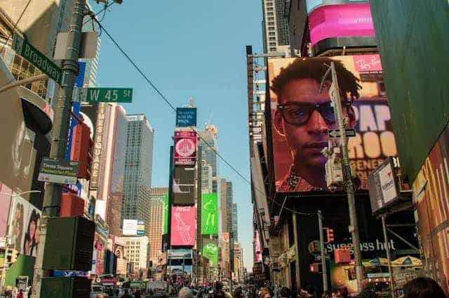 Como atraer clientes con Carteles
