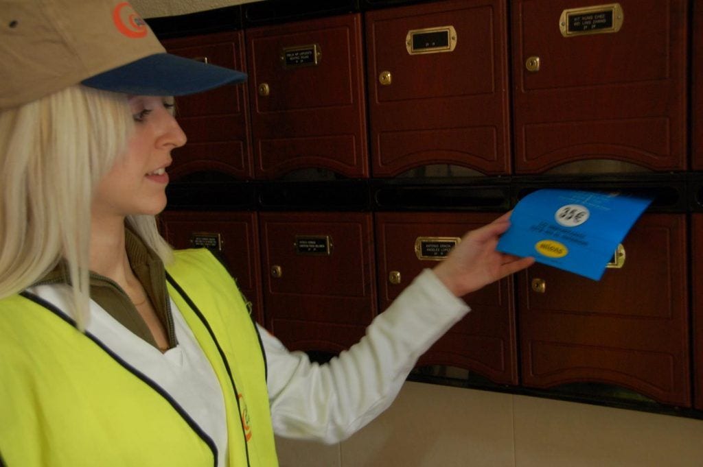 Buzoneo en el barrio Artigues